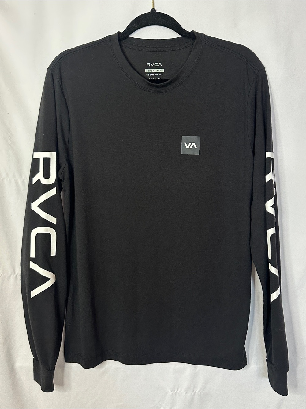 RVCA | Men’s Black Long Sleeve Graphic Sleeve Logo Tee, Size S